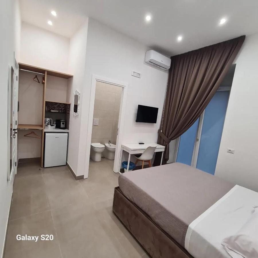 Hotel Residenza Nascari Al Plebiscito à Naples Extérieur photo